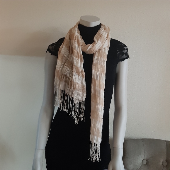 Tan and Cream Scarf - Picture 4 of 4